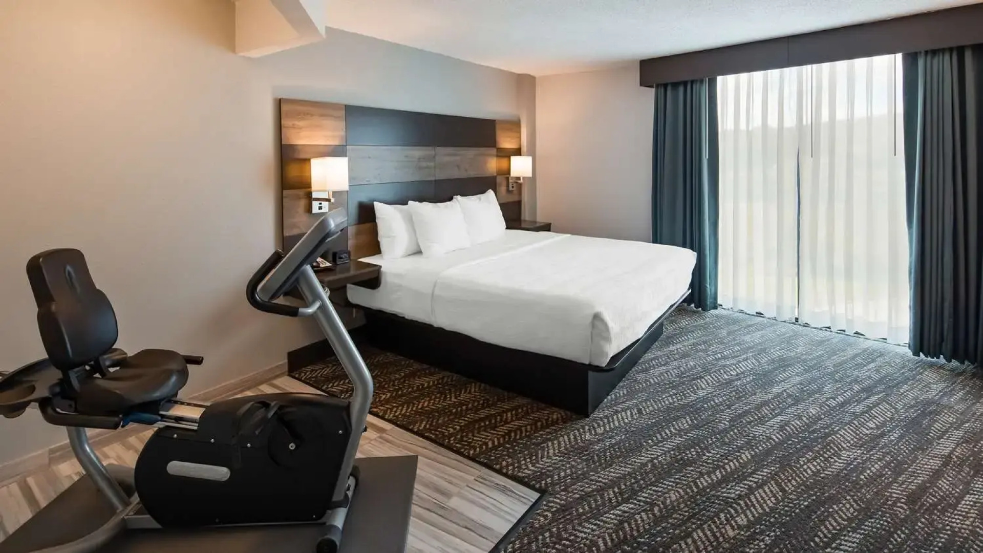 Plaza Hotel and Suites