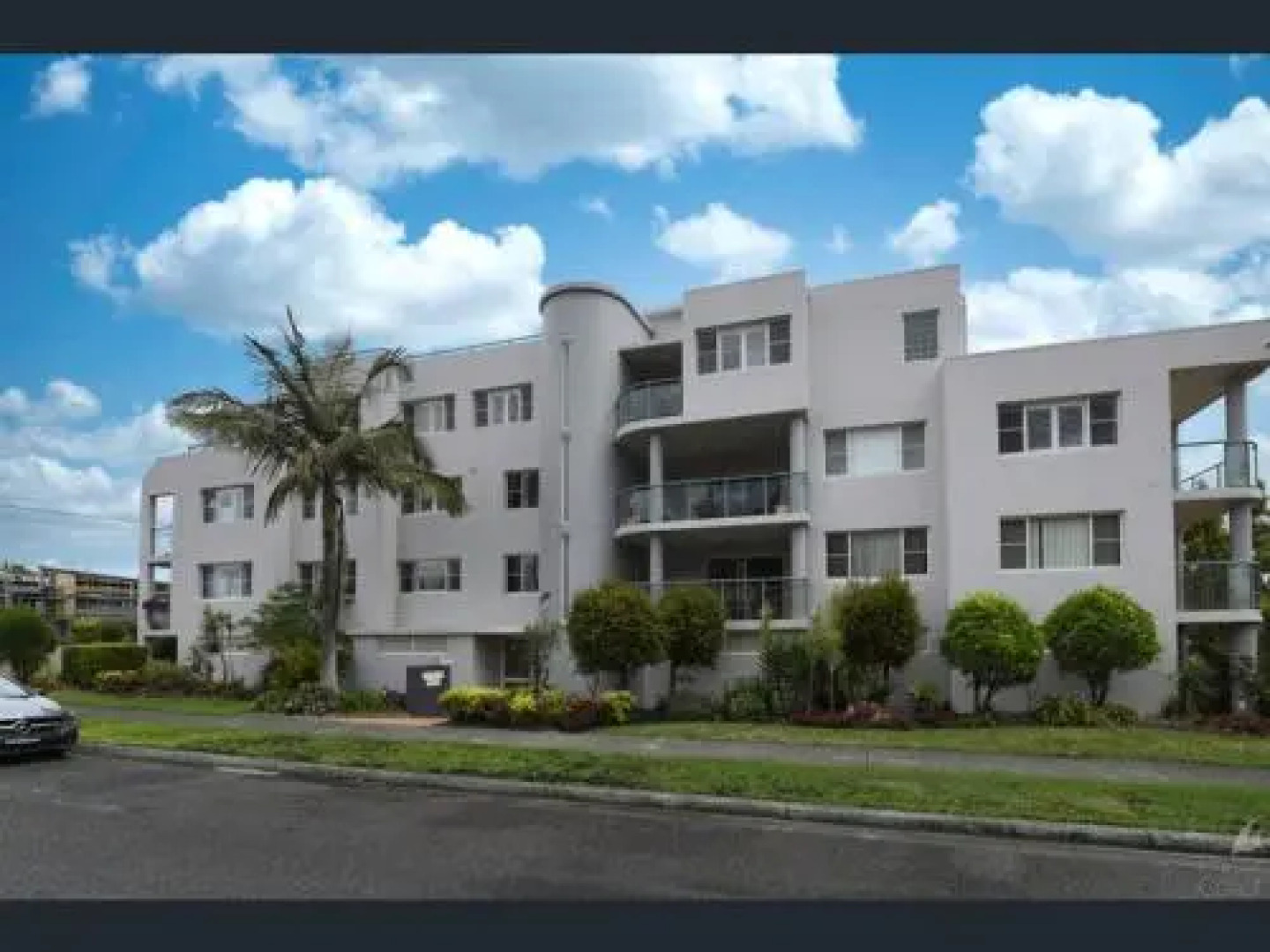 Beachside 4 with Airconditioning and Spa Bath