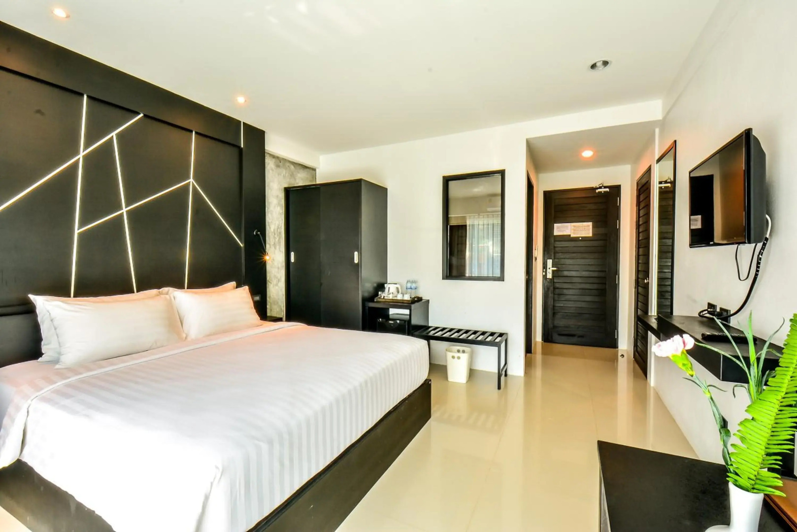 Peach Blossom Resort & Pool Villa