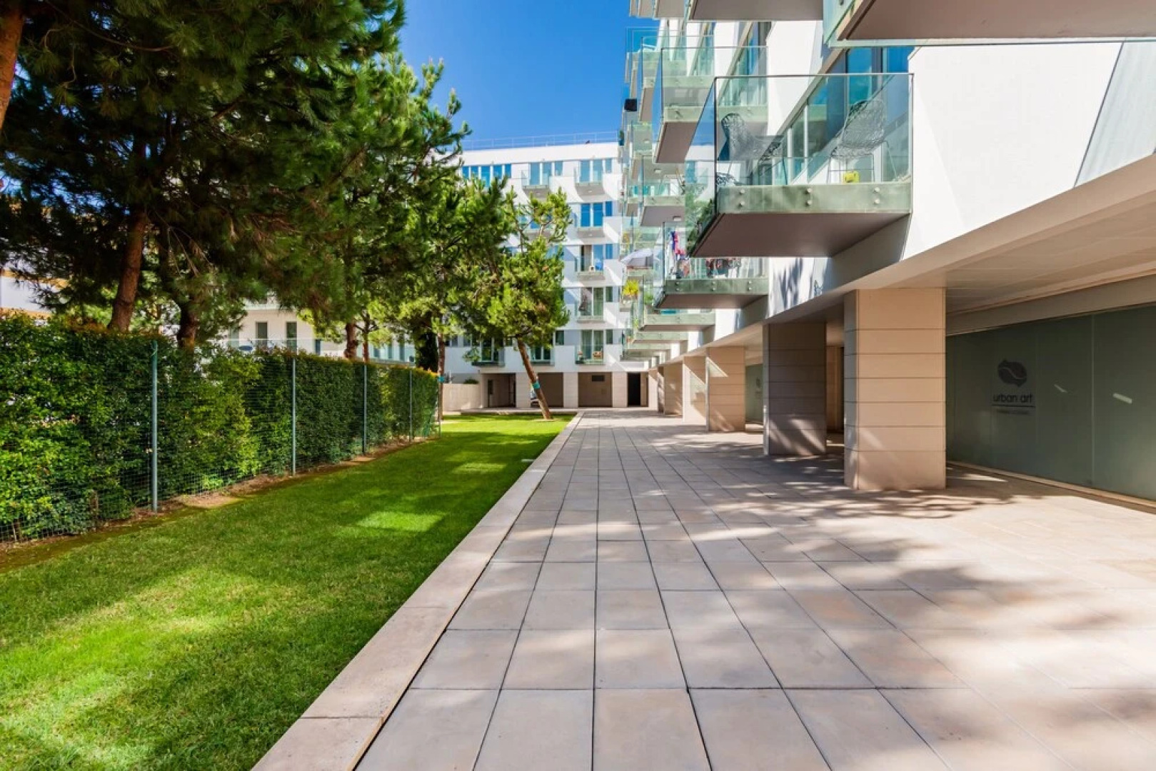 Luxury Beach Experience in Lisbon