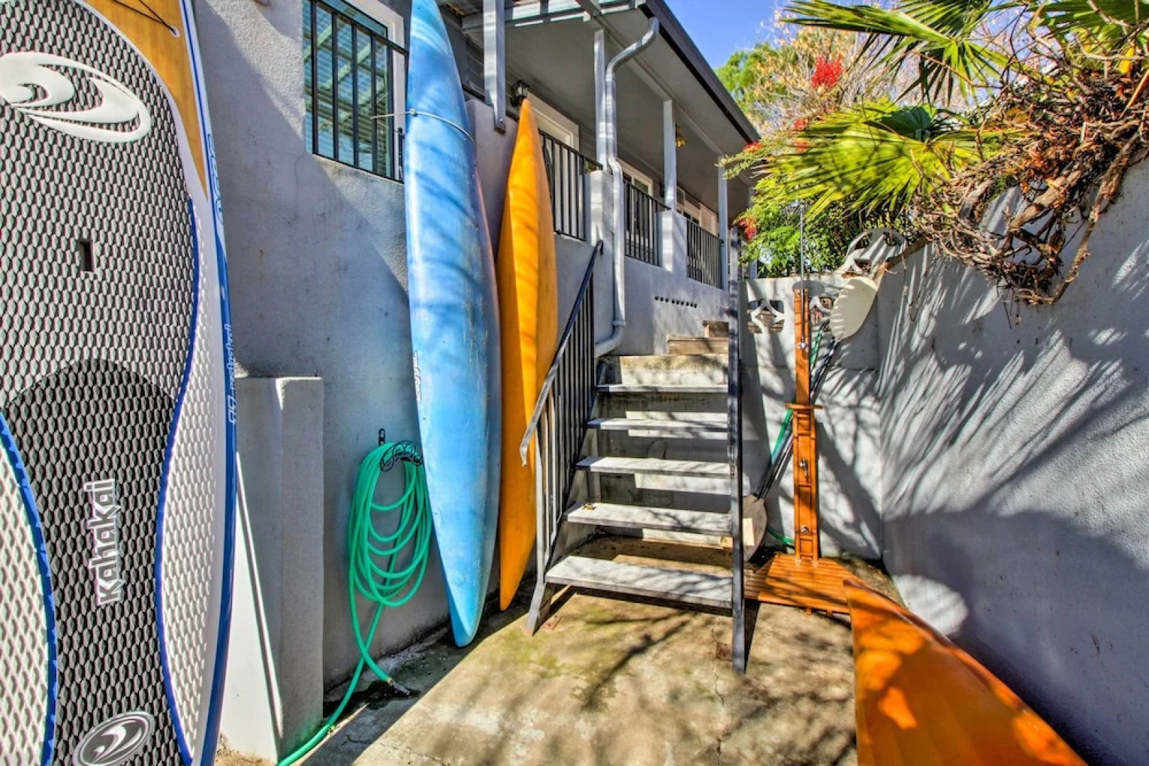 Lakefront Retreat w/ Dock, Paddle Boards & Kayaks!