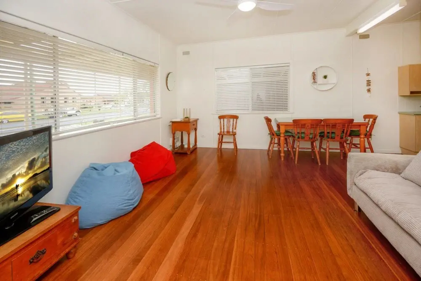 Stay on Seventh - Sawtell