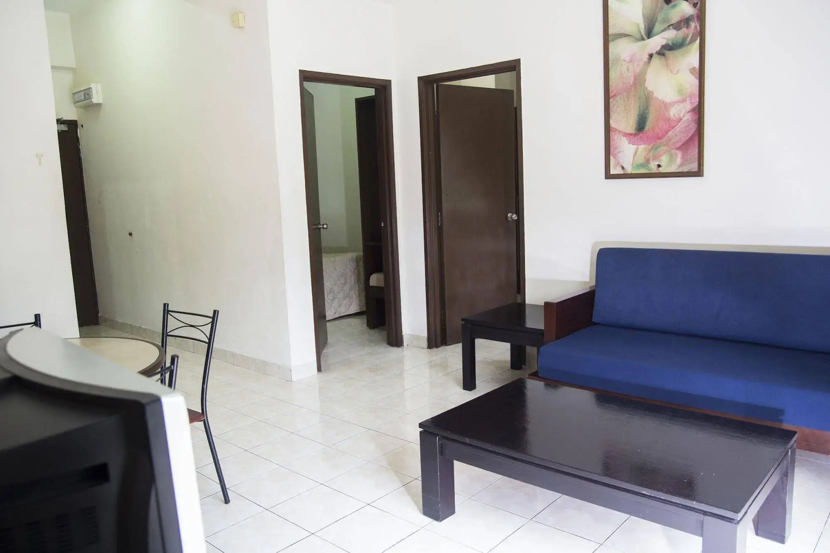 Suria Service Apartment Hotel