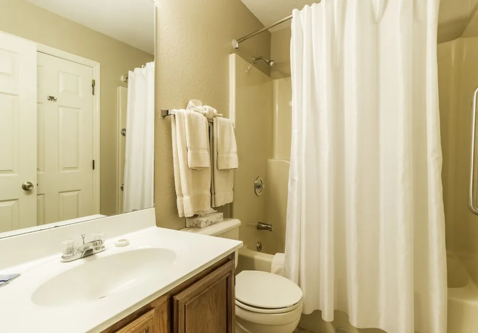 Lakewood Resort by EVRentals