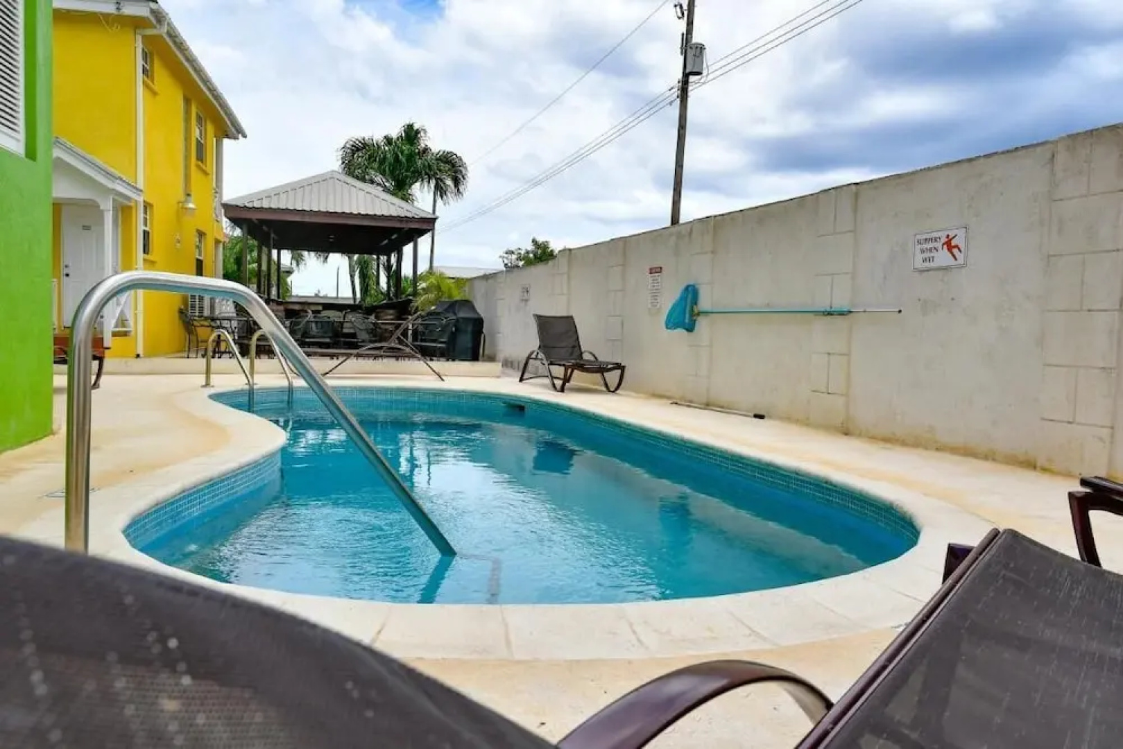 Two Bedroom Apartment With Pool Located Near the Beach and Kensington Oval