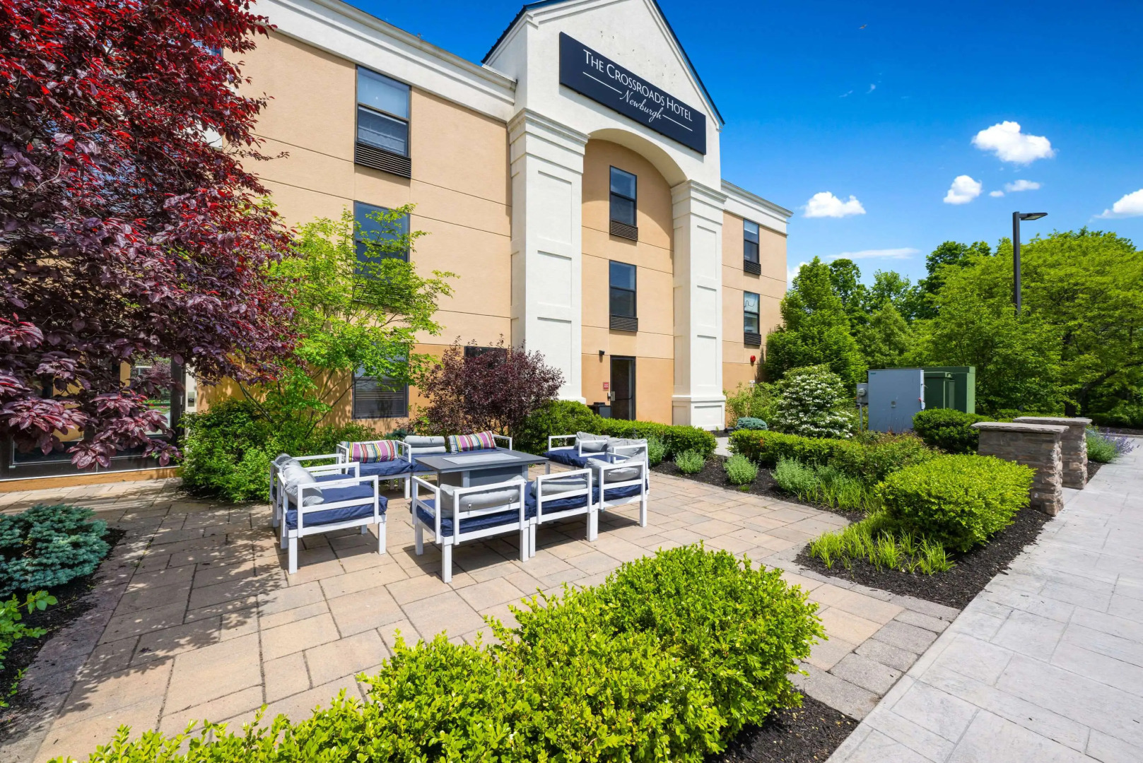 The Crossroads Hotel, Newburgh