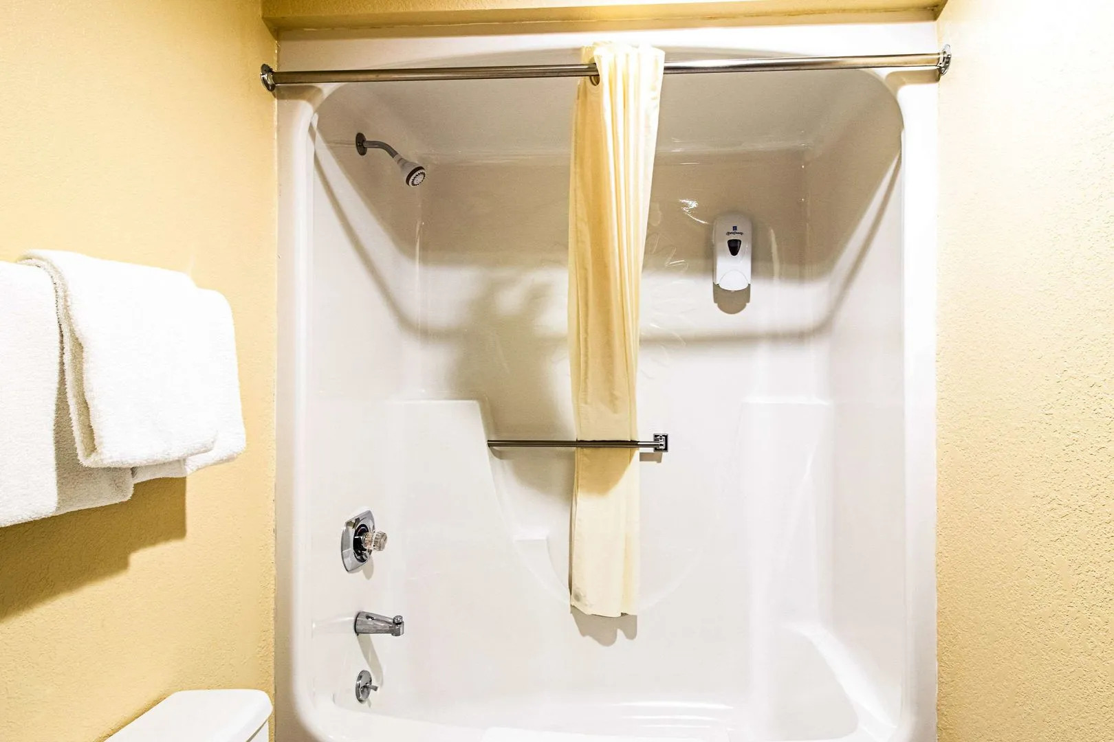 Econo Lodge Watertown