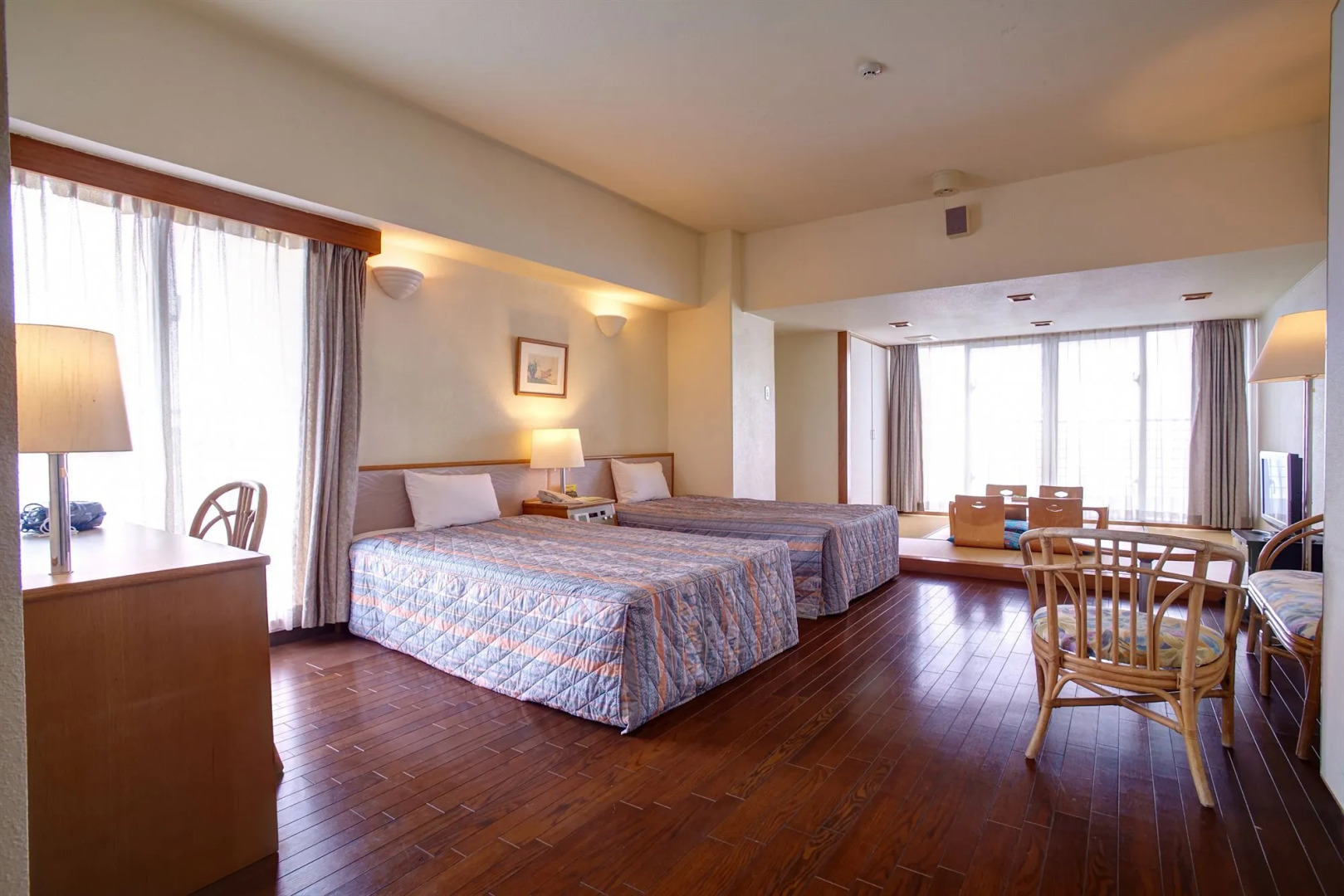 Hotel Yugaf Inn Bise