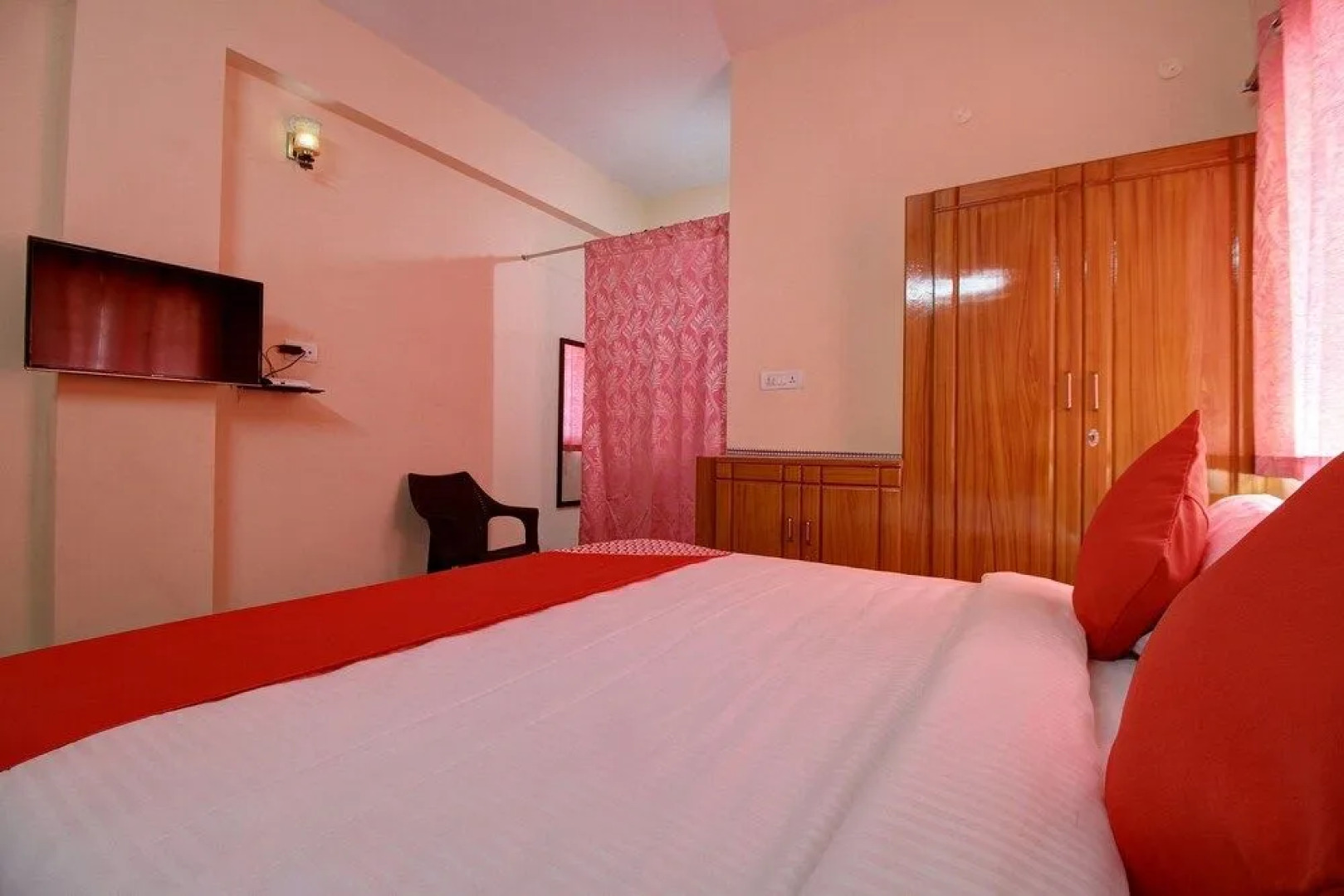 OYO 19110 Annapoorna Residency