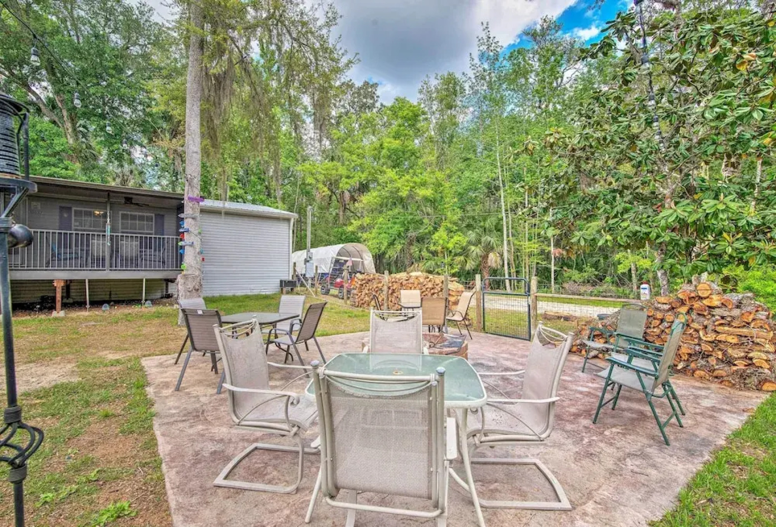 Homosassa House w/ Fire Pit < 2 Miles to River!