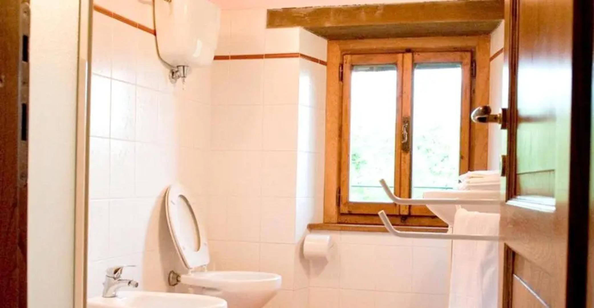 3 bedrooms appartement with shared pool enclosed garden and wifi at Caprese Michelangelo