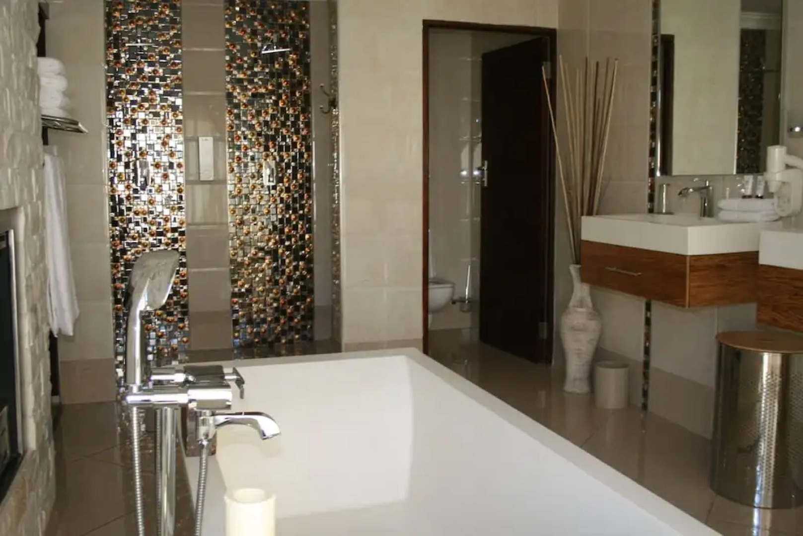 Eagle Rock Executive Guest House