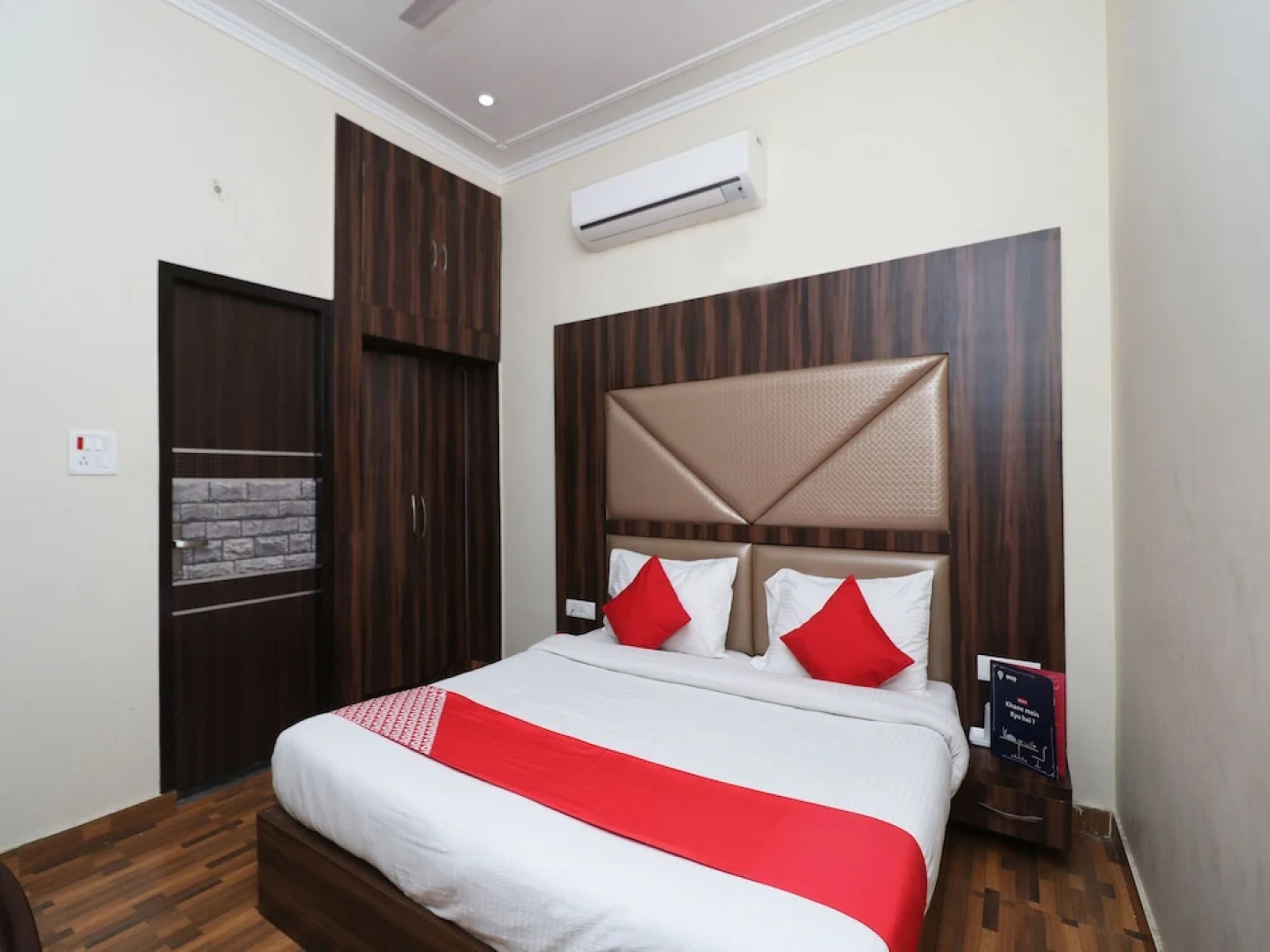 OYO 12126 Hotel Shagun Residency