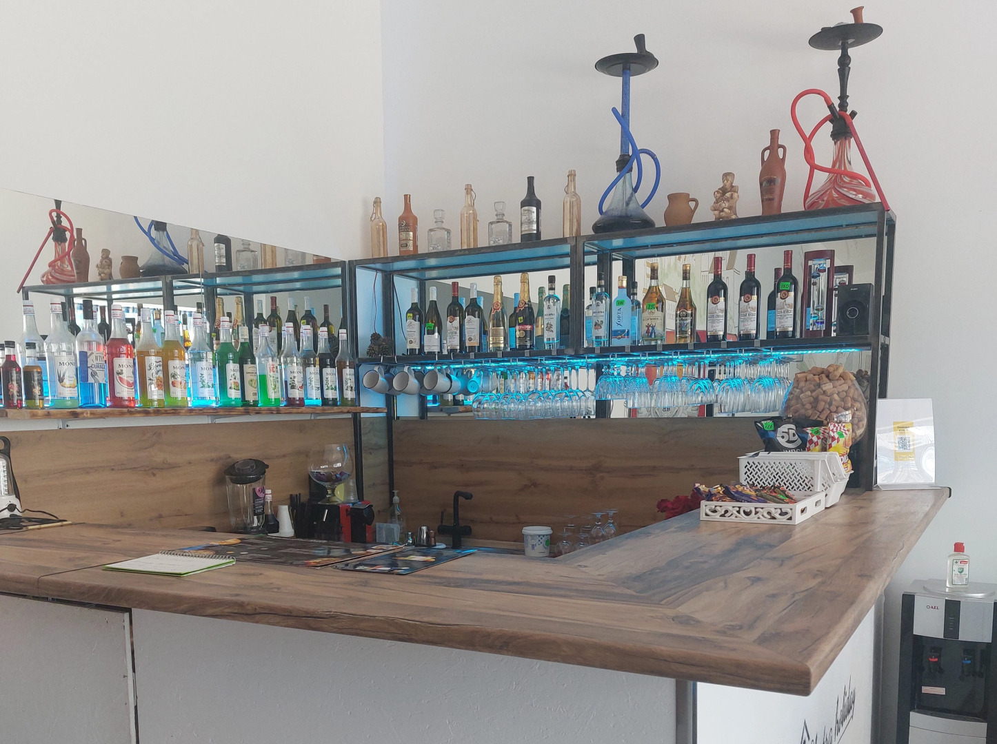 Электра Холидей