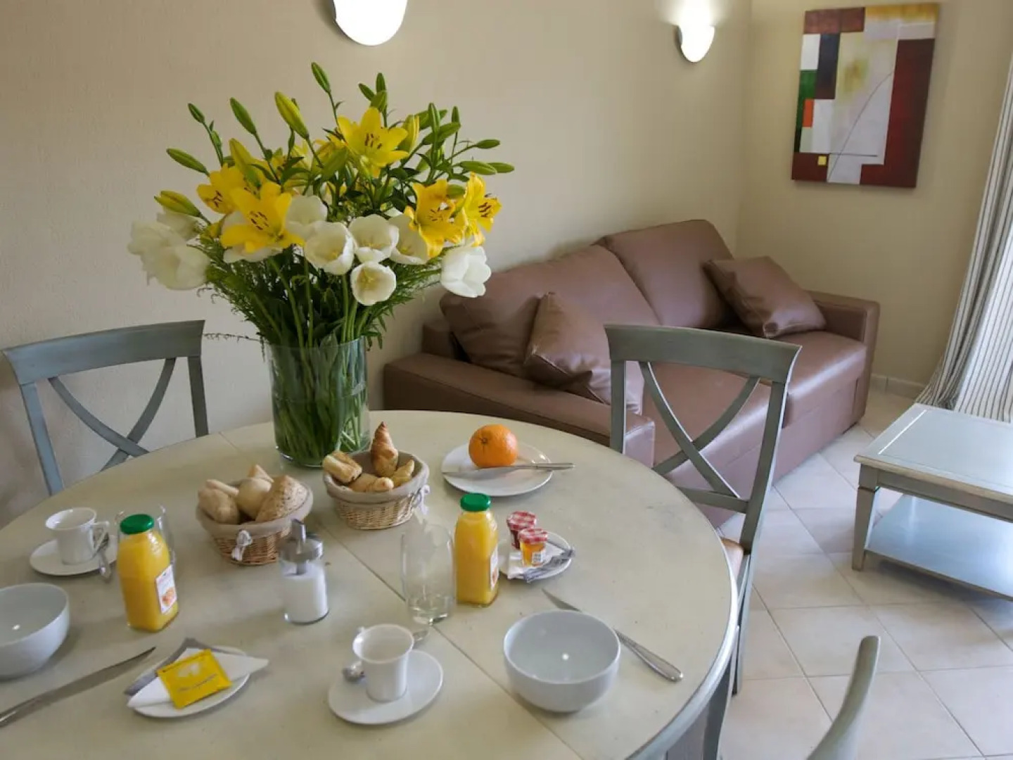 Neat Apartment With Dishwasher, in the Middle of Provence