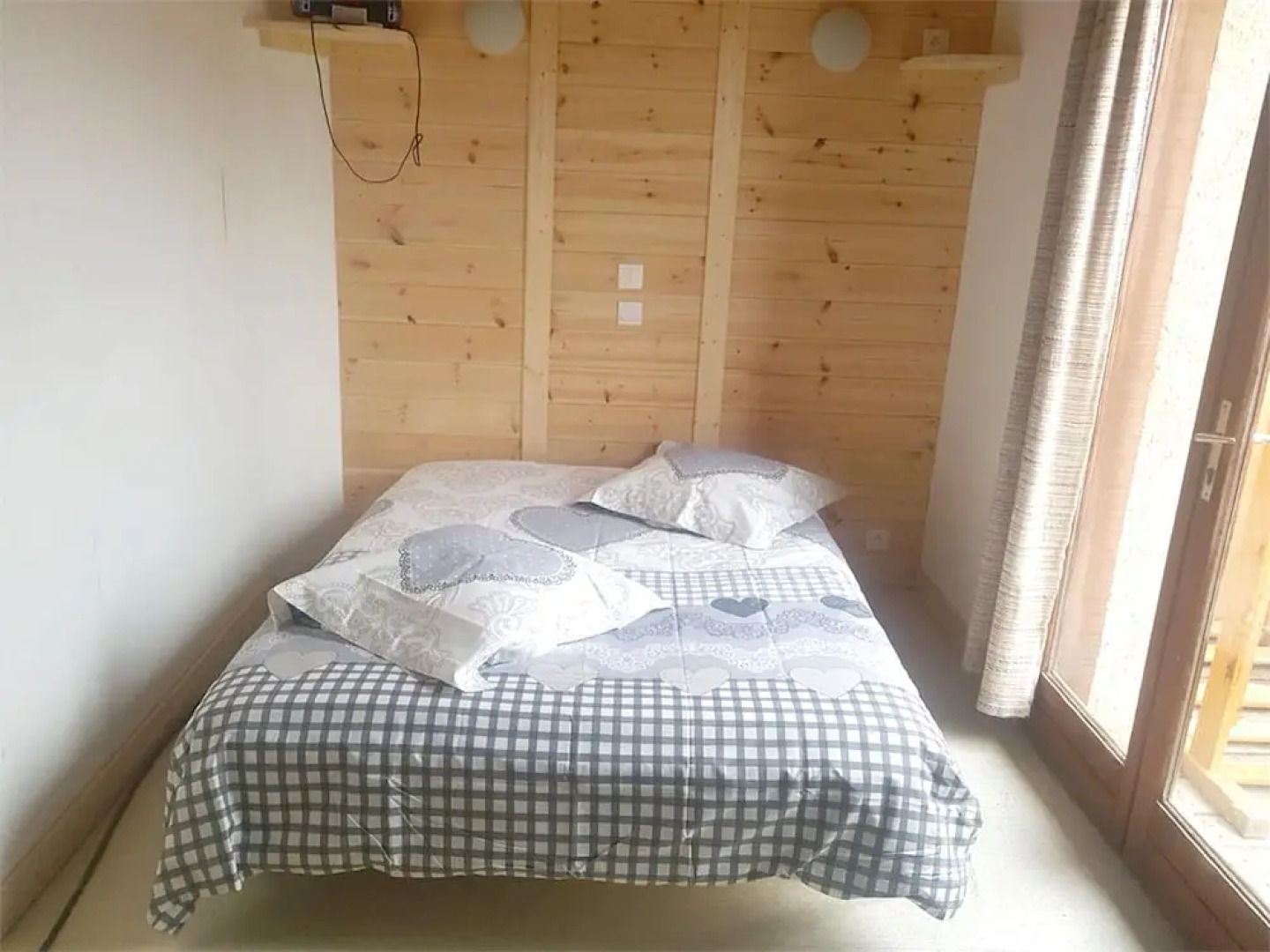 Property With 8 Bedrooms in Vars, With Balcony - 2 km From the Slopes