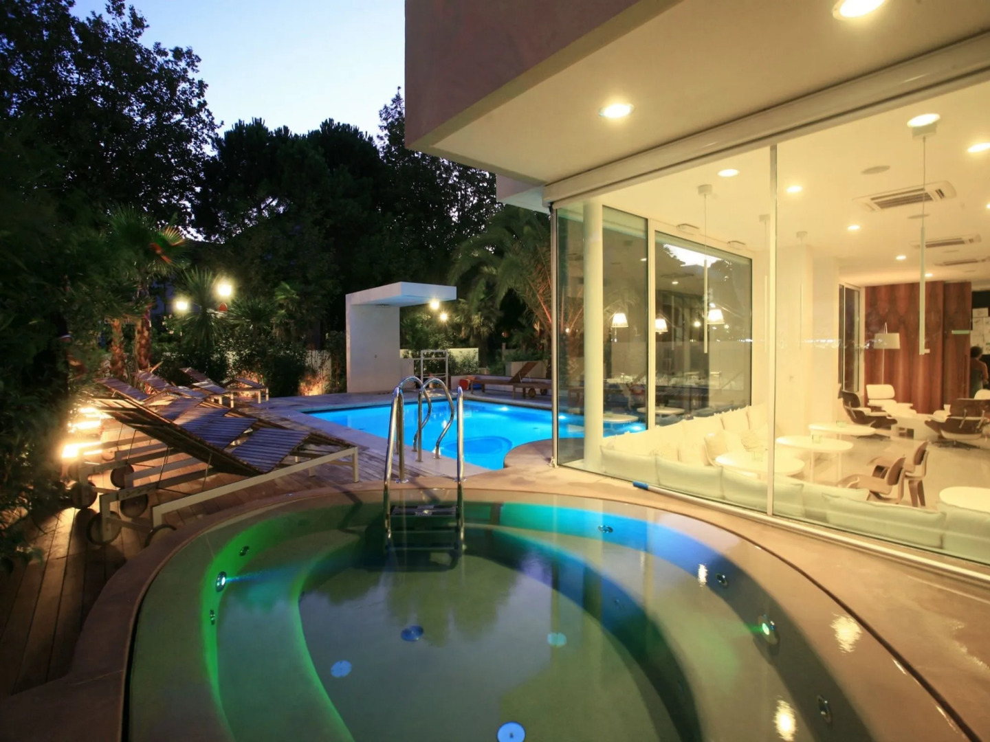 Hotel Select Suites & Spa / Apartments
