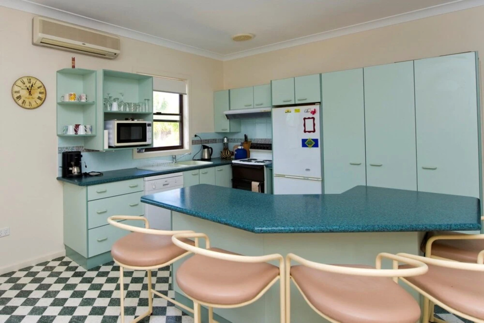 Shoal Bay Avenue Unit 7