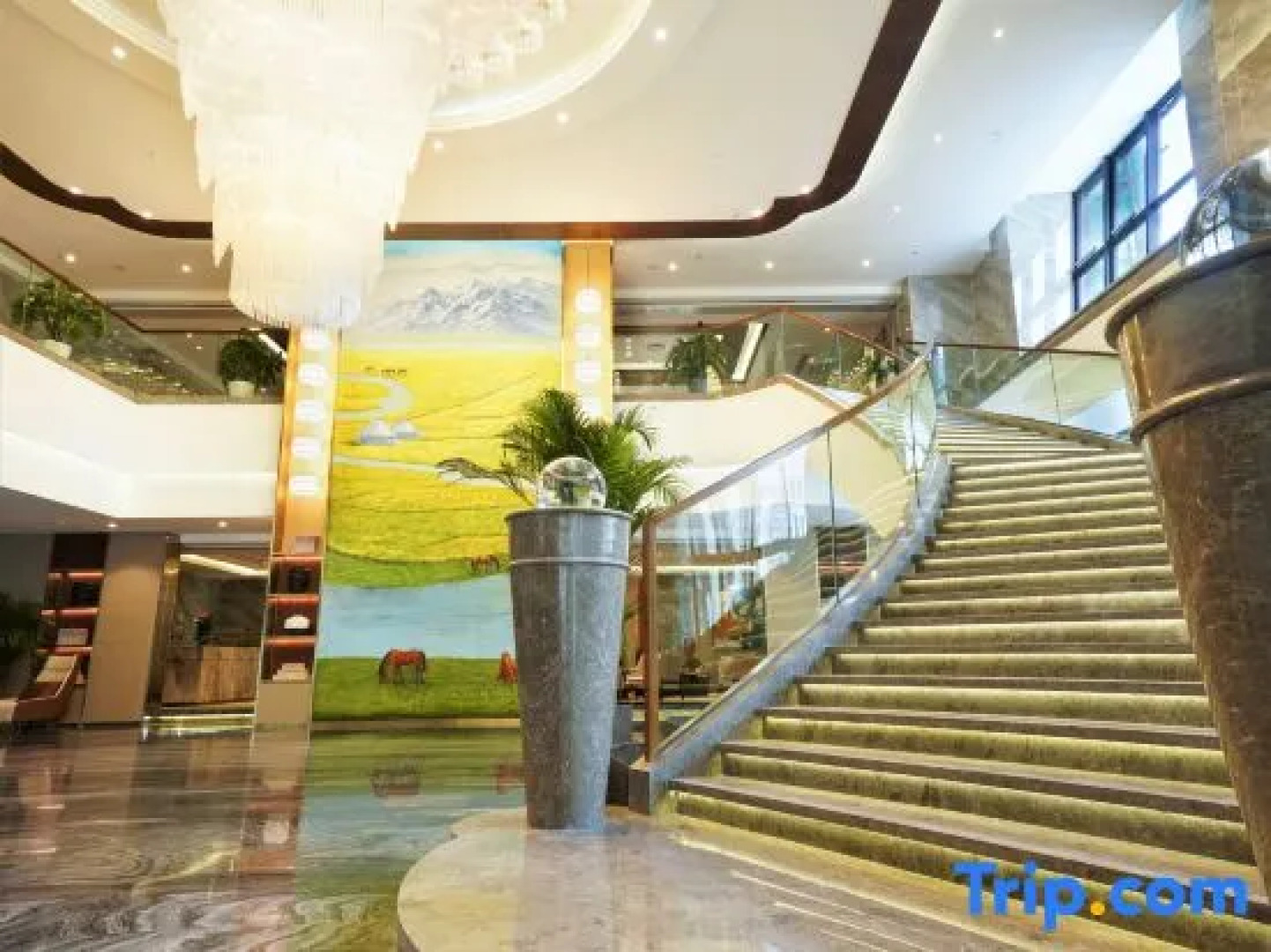 Qingcheng Lotus Hotel (Hohhot East Station Branch)