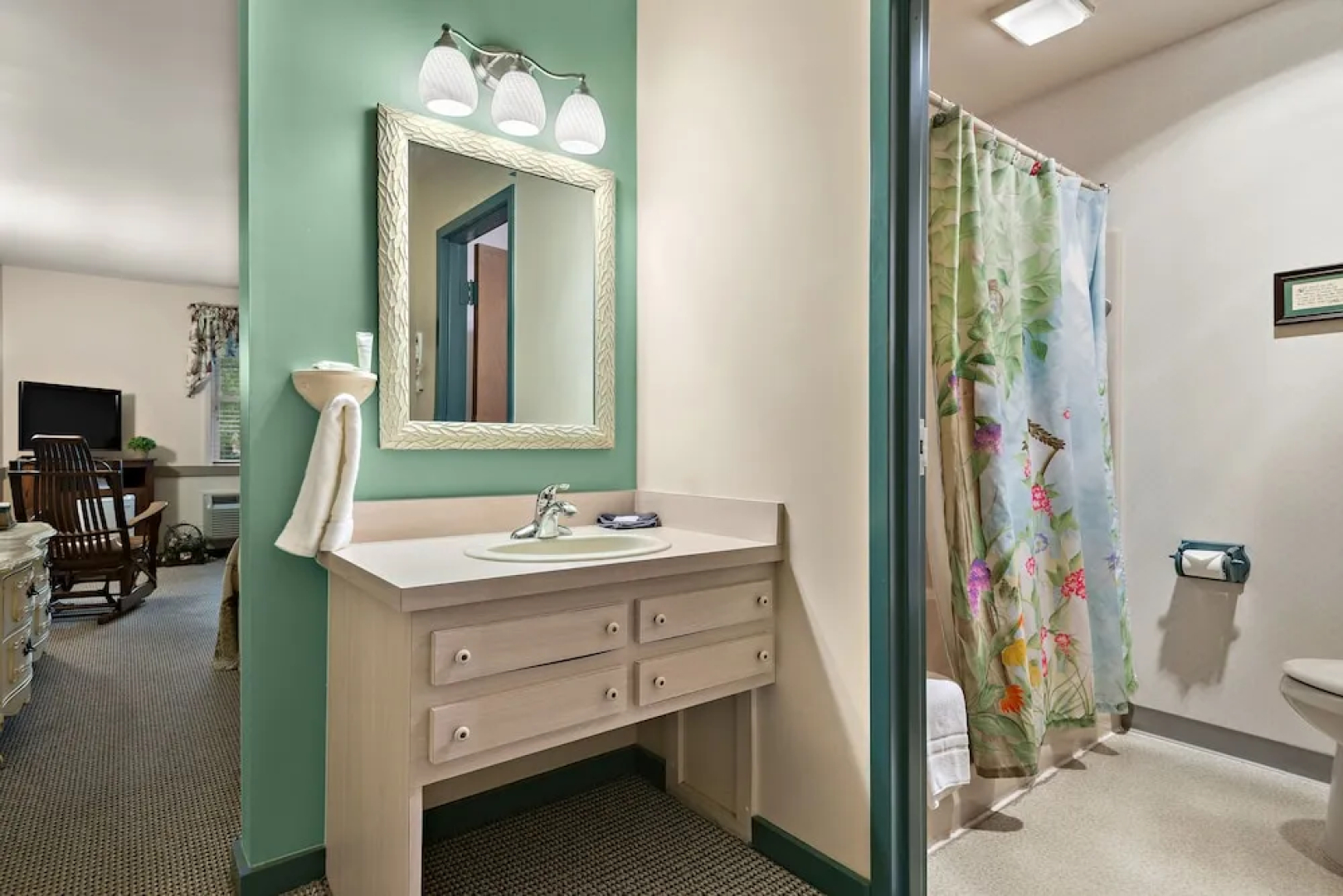 Country Living Inn