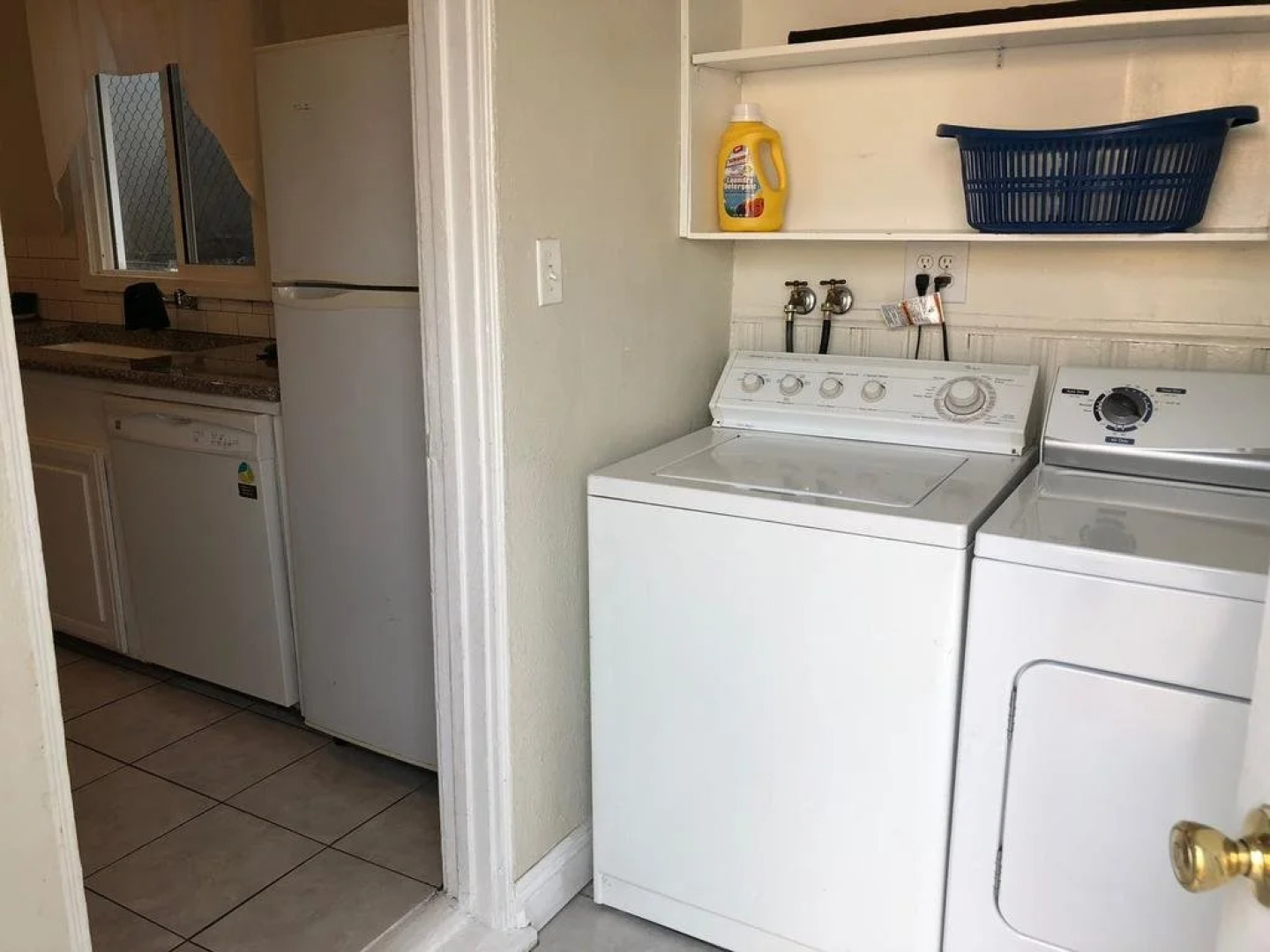 Nice 2 Bedroom in Burbank