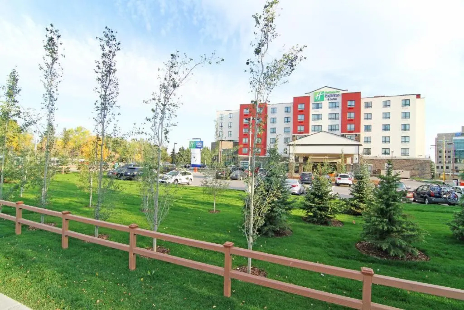 Holiday Inn Express & Suites Calgary NW - University Area by IHG