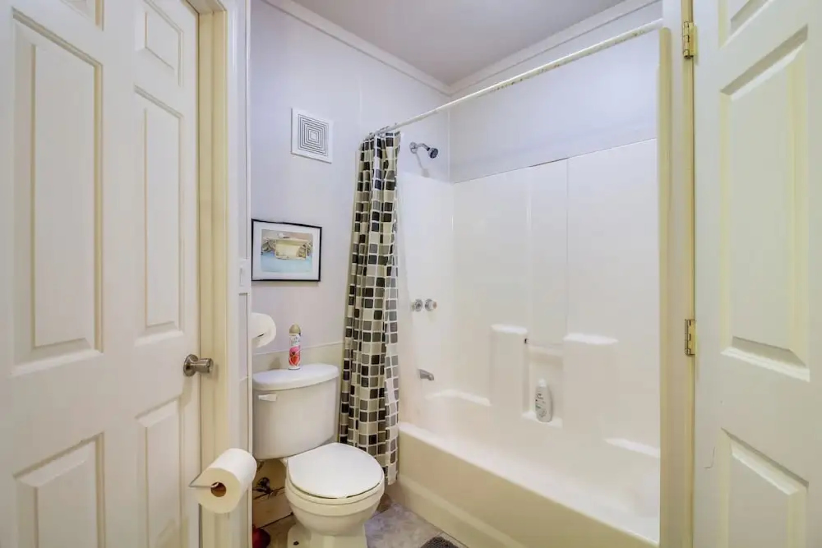 Bandon Home w/ Patio, Steps to South Jetty Park