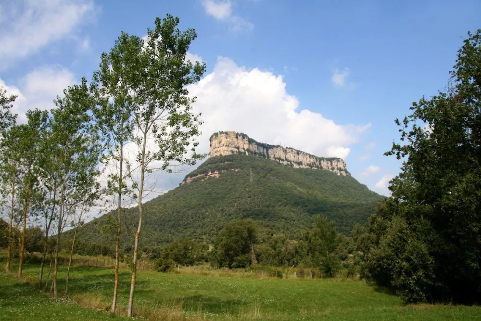 Apartment With one Bedroom in Susqueda, With Wonderful Lake View, Shared Pool and Furnished Garden - Near the Beach