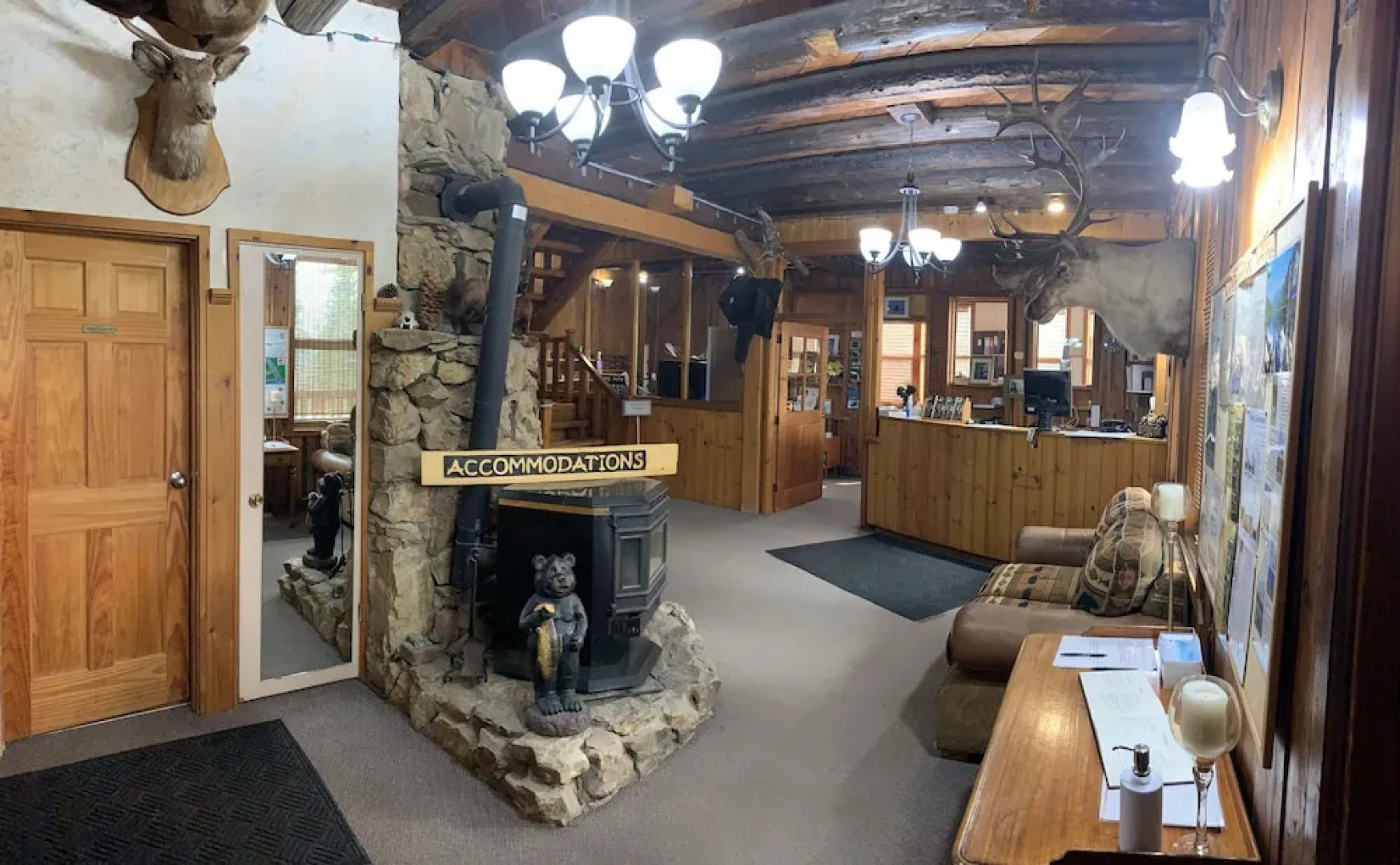 Helmcken Falls Lodge