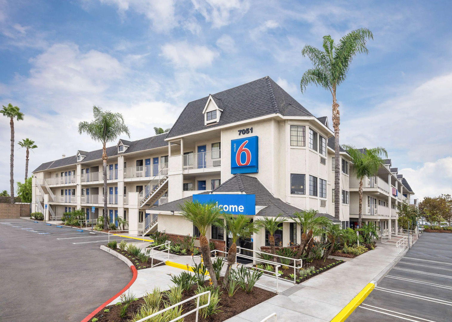 Motel 6 Buena Park, CA - Knotts Berry Farm - Disneyland