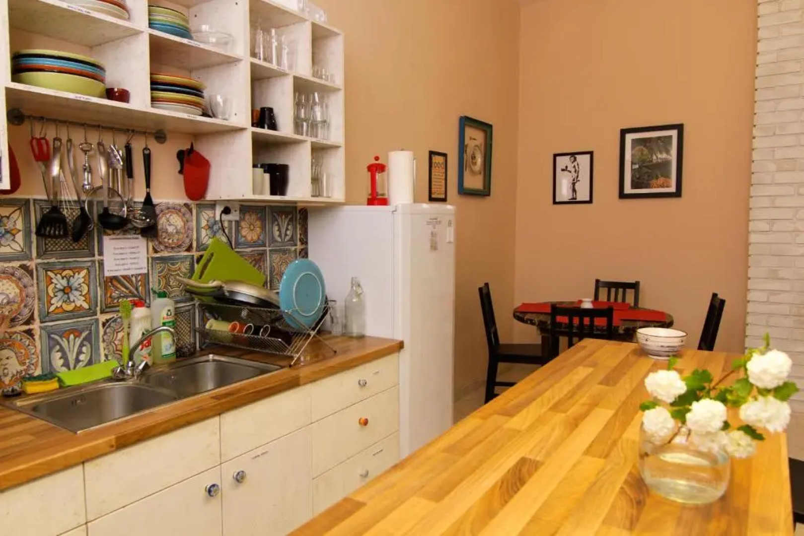 Falling Lakes Hostel