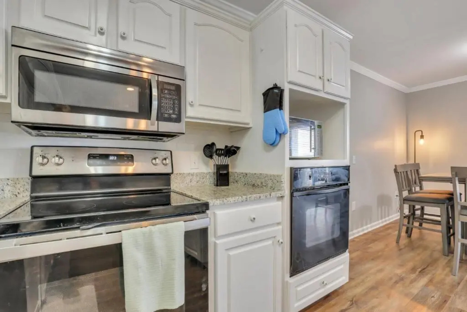 Eagle s Nest - Spacious Loft Downtown - Near GSU