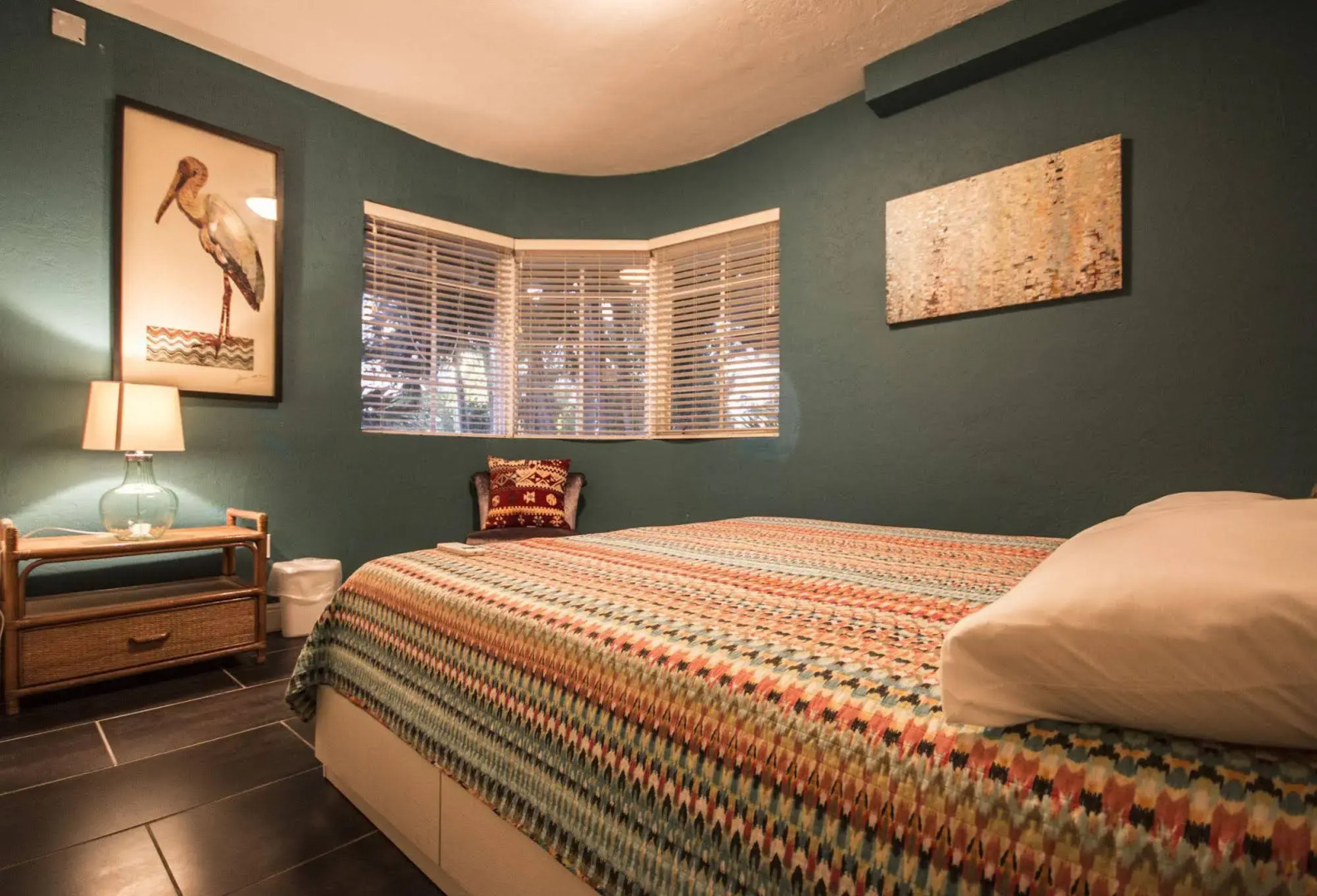 Beds n' Drinks Hostel