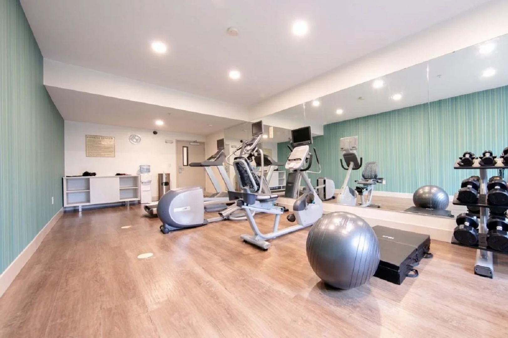 Holiday Inn Express & Suites Hood River by IHG