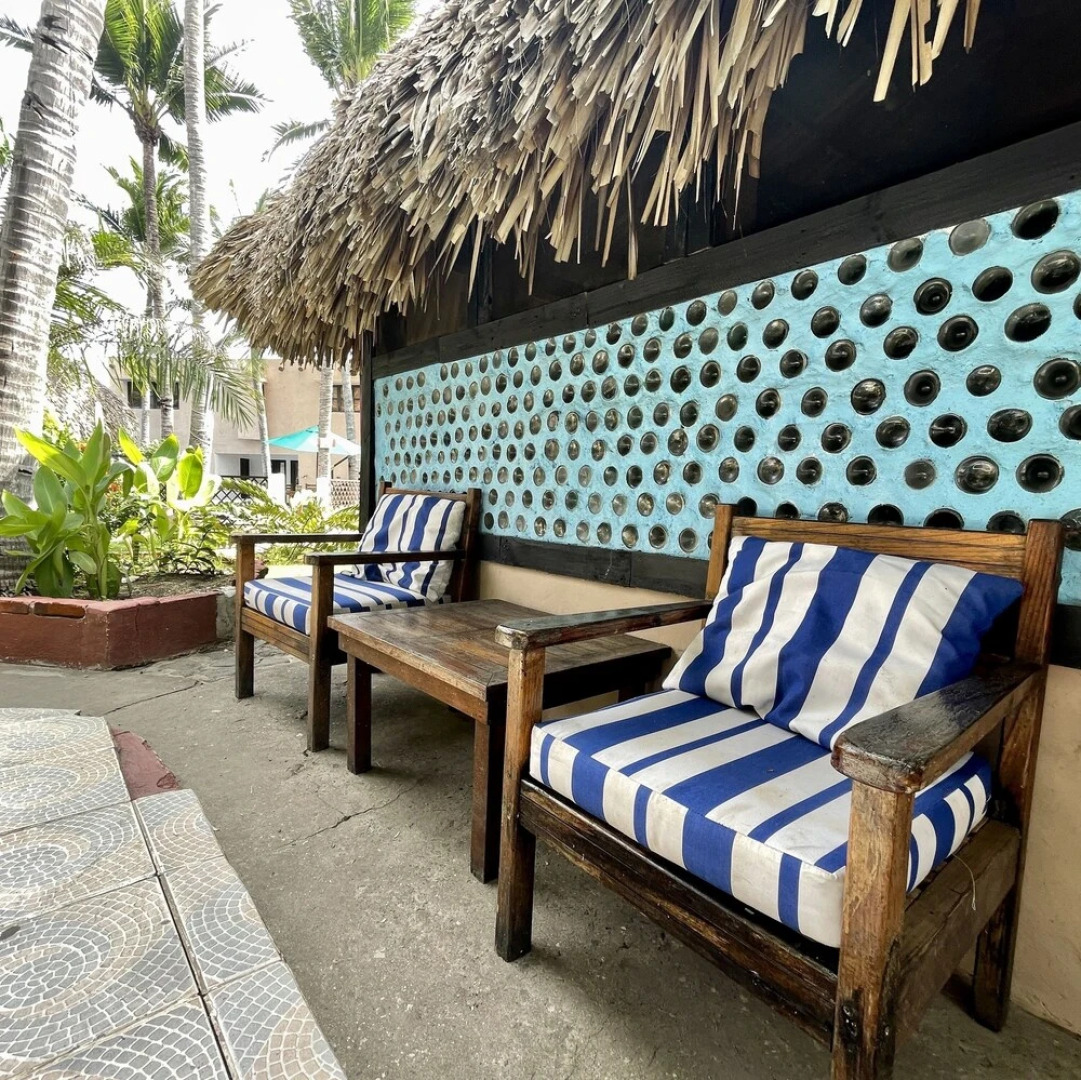 Johnny's Place Hotel