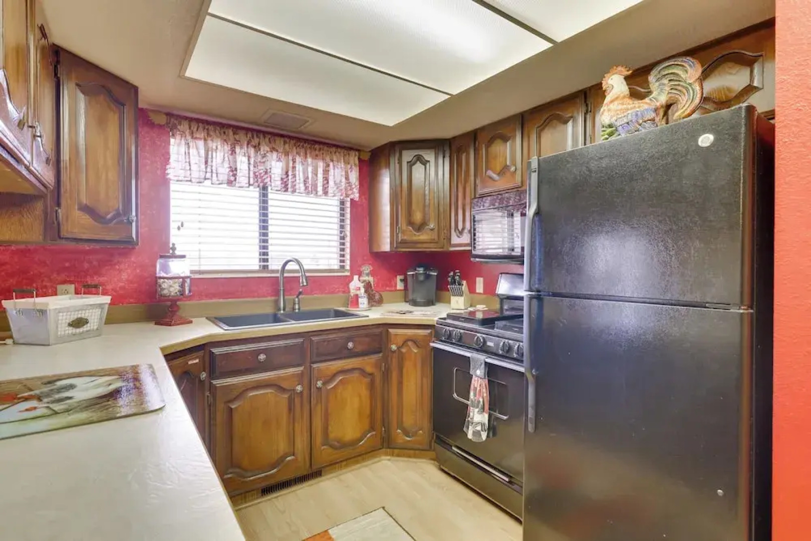 Parowan Escape With 2 Game Rooms, Deck & Yard!