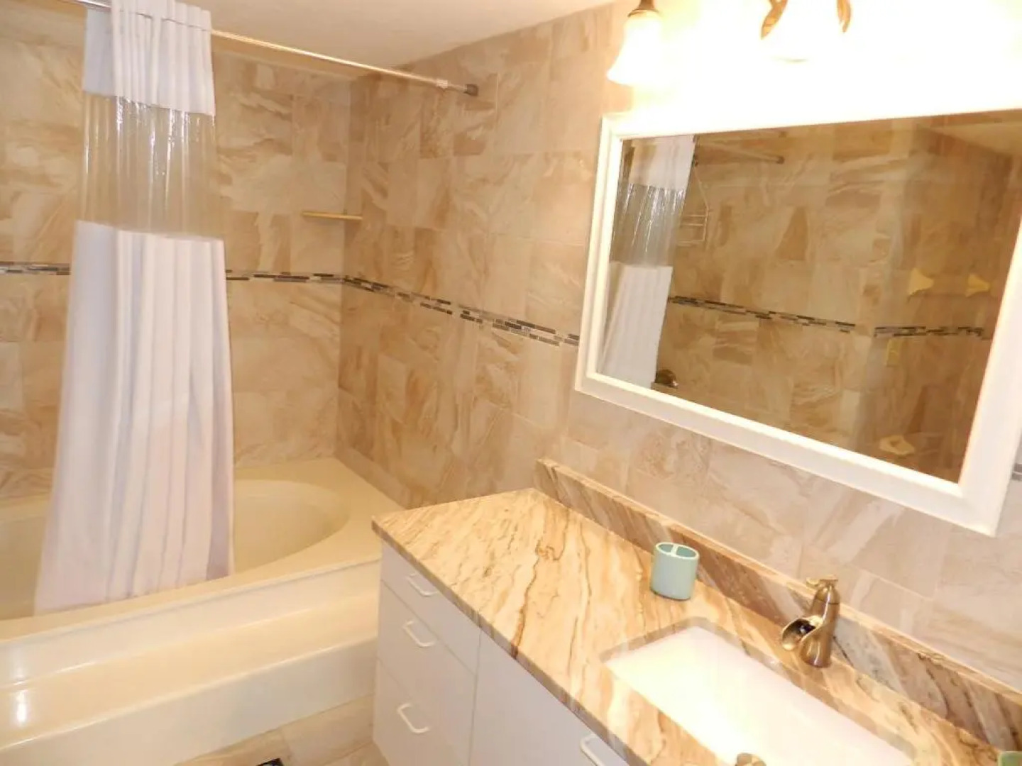 The Sherwin - 906 2BR