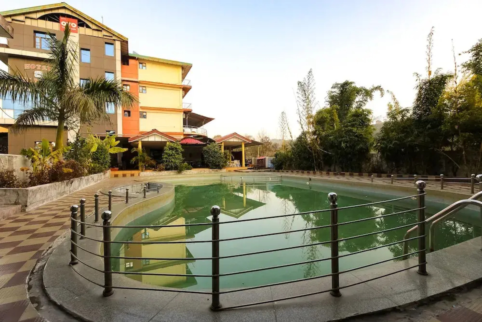 OYO 8367 Hotel The Woodz