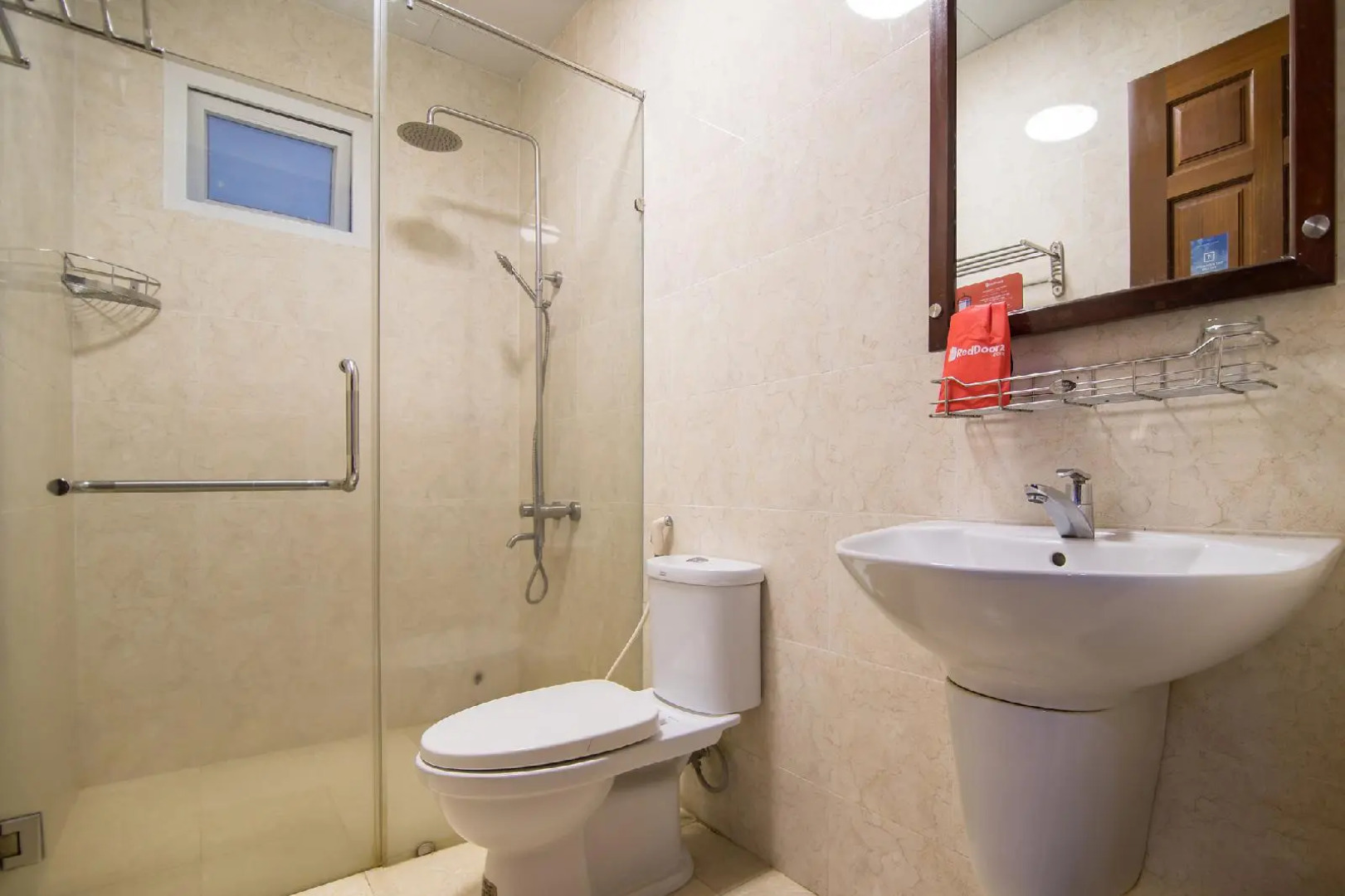 RedDoorz @ Ho Quy Ly