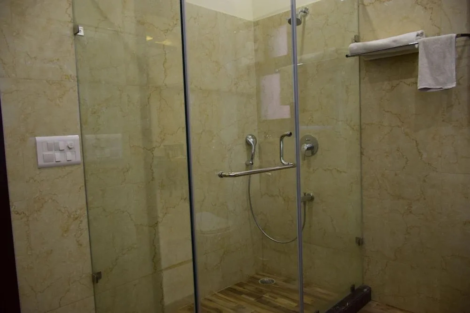 When In Gurgaon - Service Apartments Next to Artemis Hospital