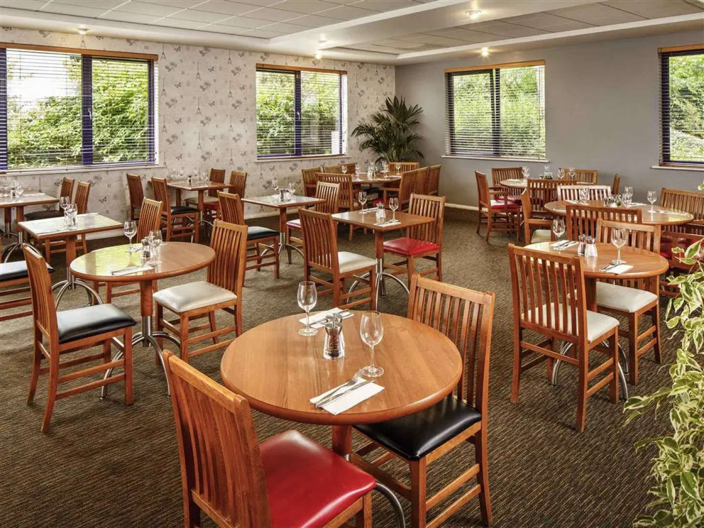 ibis Chesterfield North