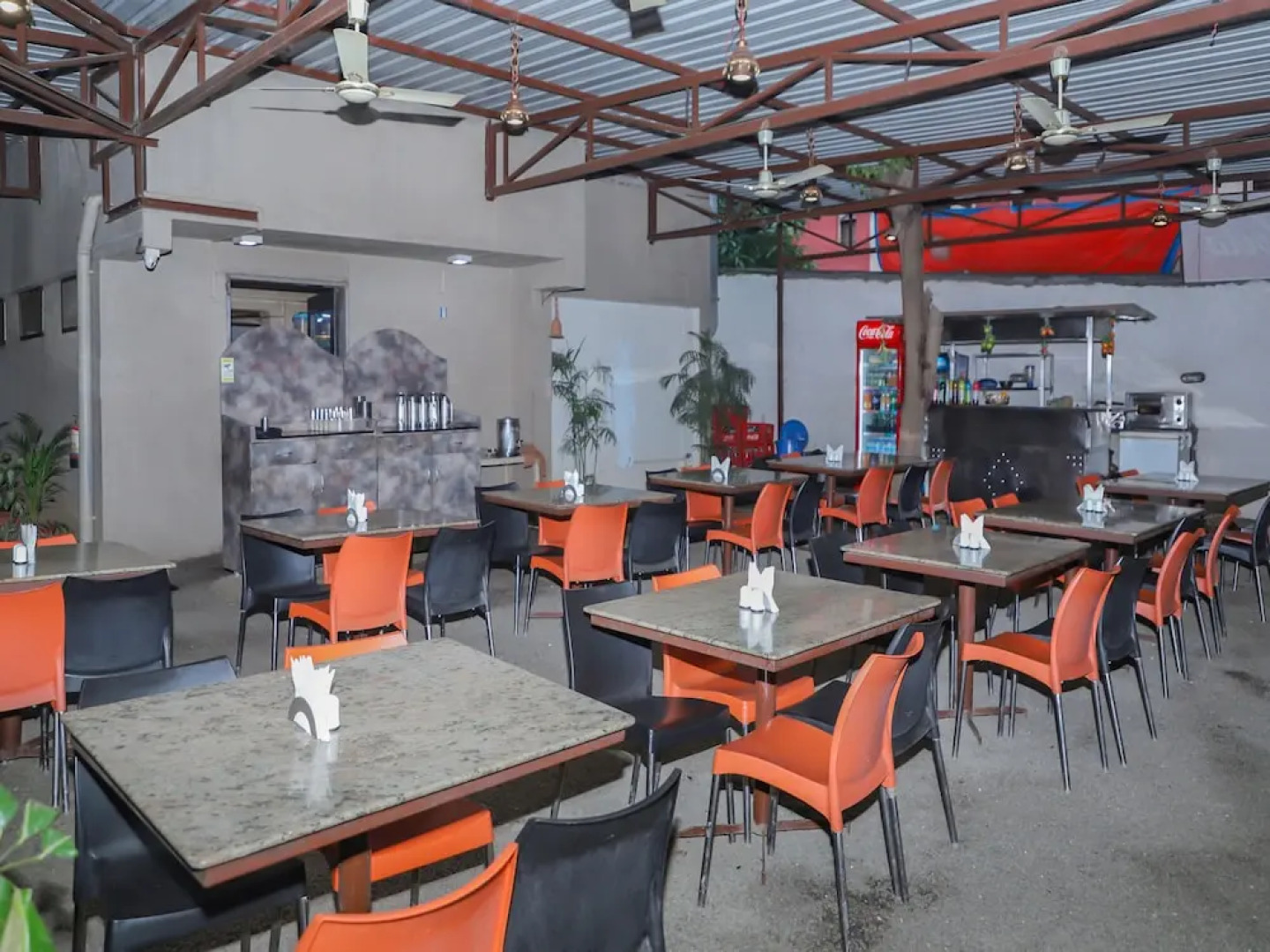 OYO 15847 Hotel Mathura Lodging