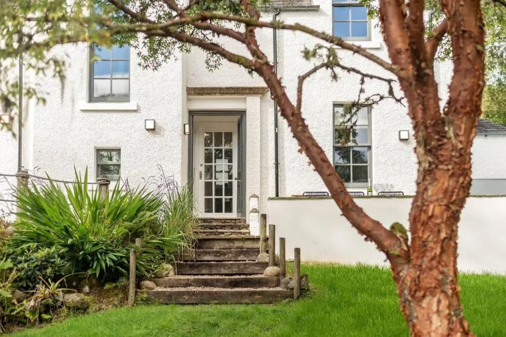 Captivating 4-bed House in Killin