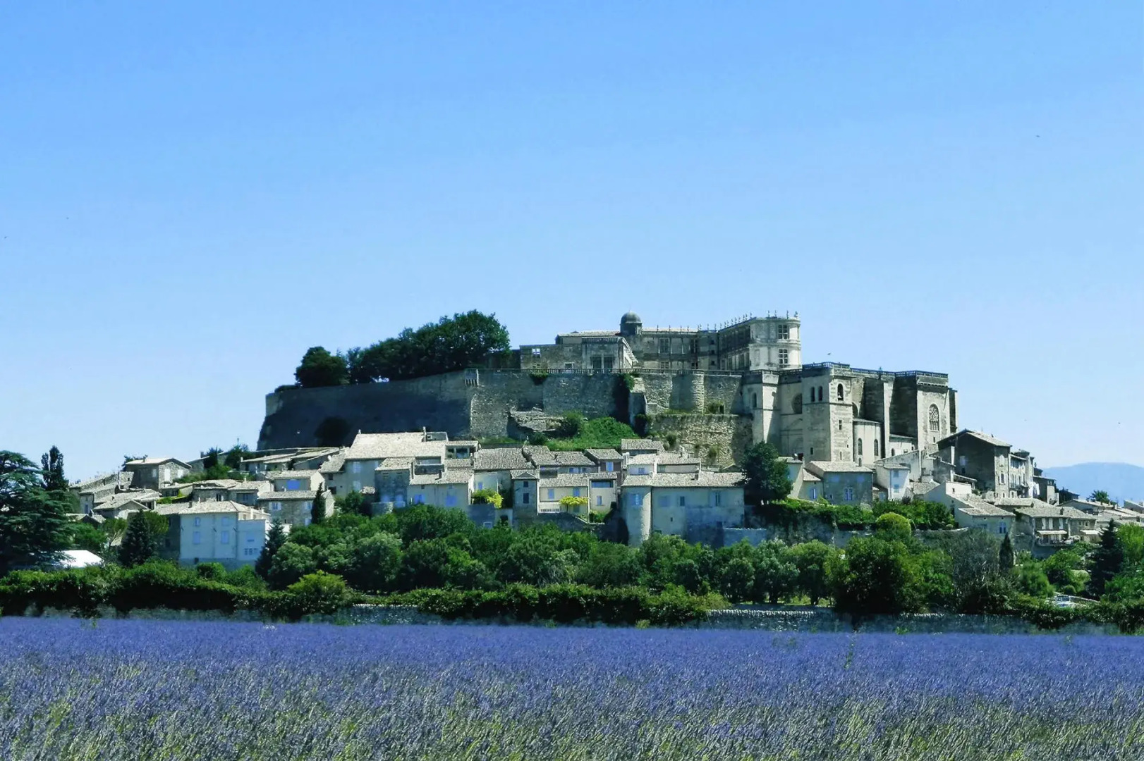 Pretty stone house with own terrace and private garden, Grignan