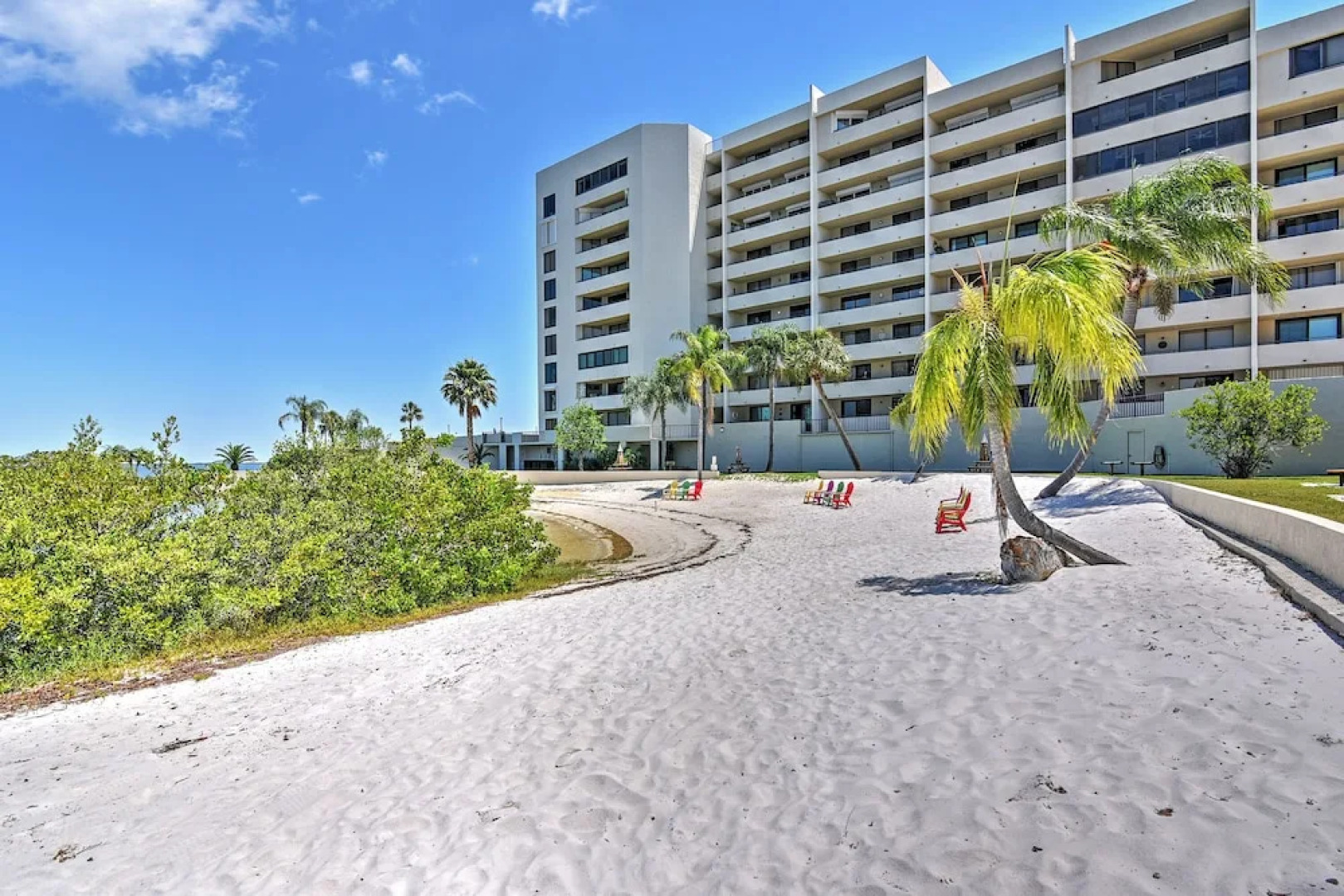 Private Beach Access: Hudson Resort Condo!
