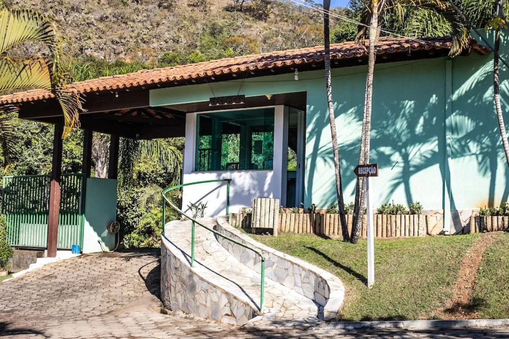 Containers Club Hotel