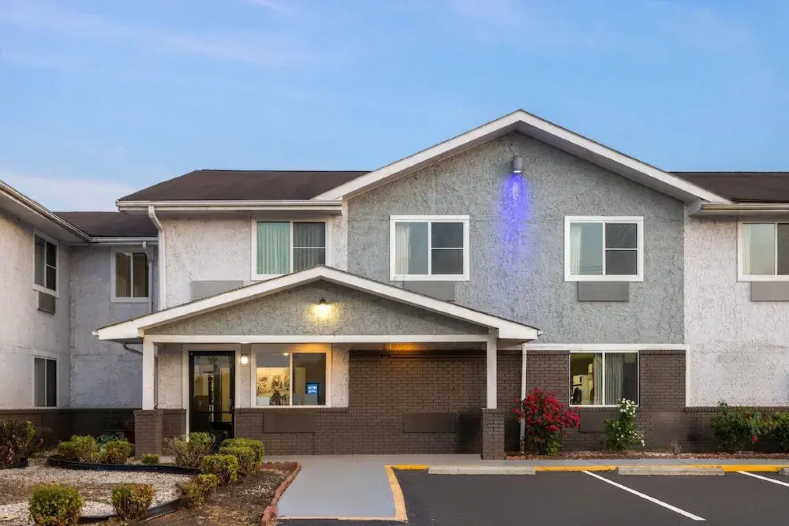 Super 8 by Wyndham South Boston VA