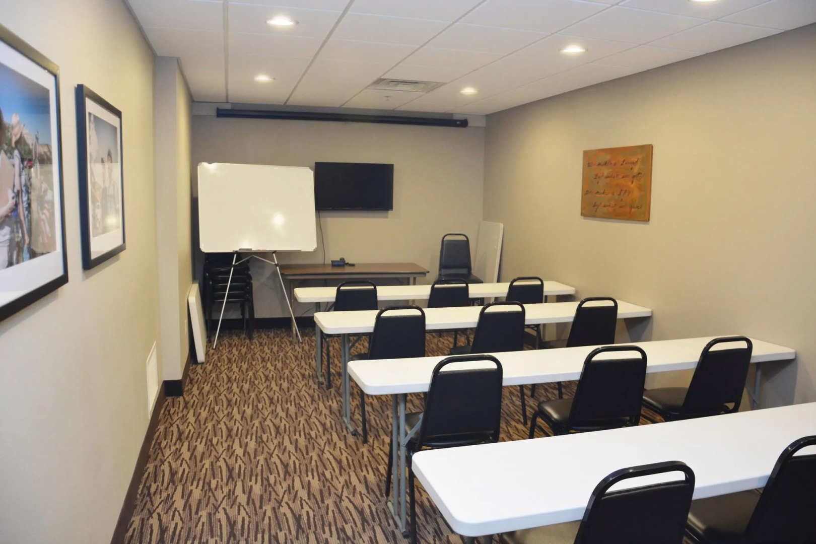 Roosevelt Inn and Suites