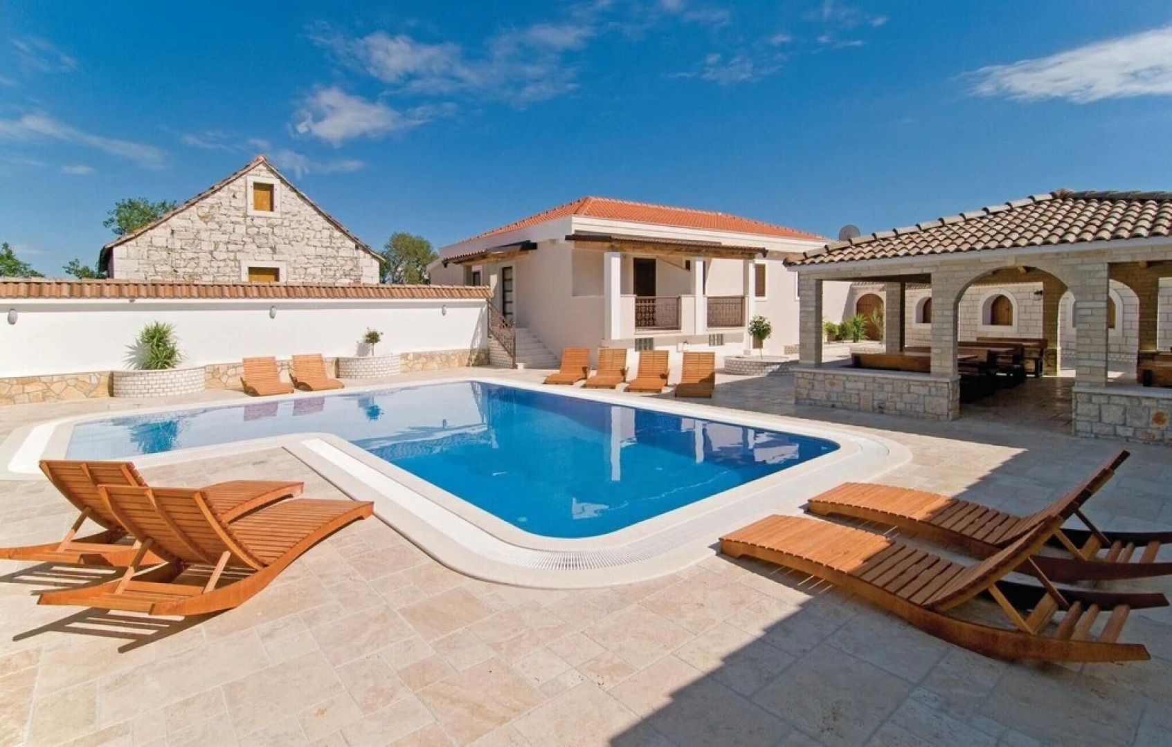 Awesome Home in Seget Gornji With Sauna, Wifi and 8 Bedrooms