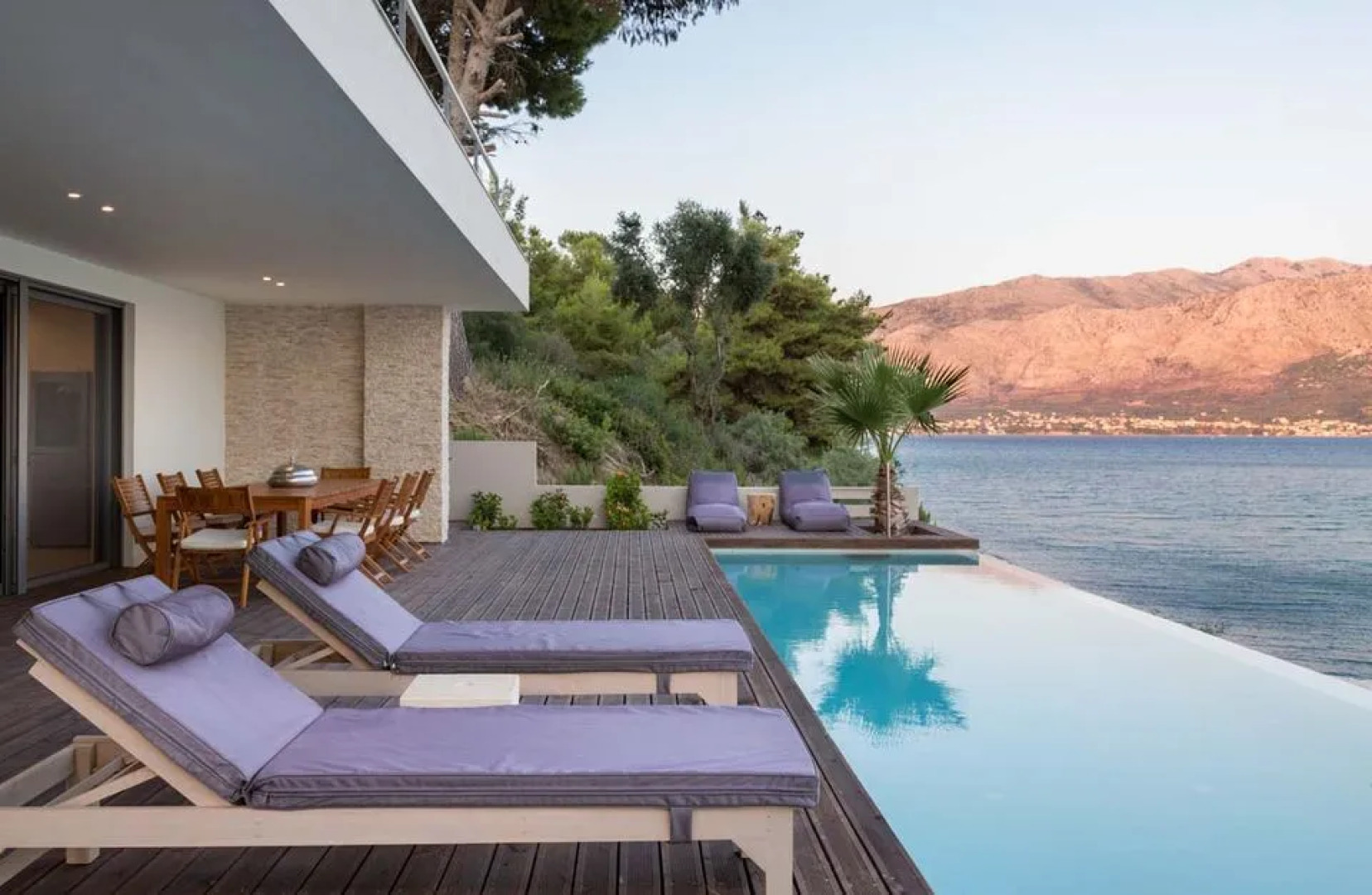 Villa Kastos-Beachfront Villa